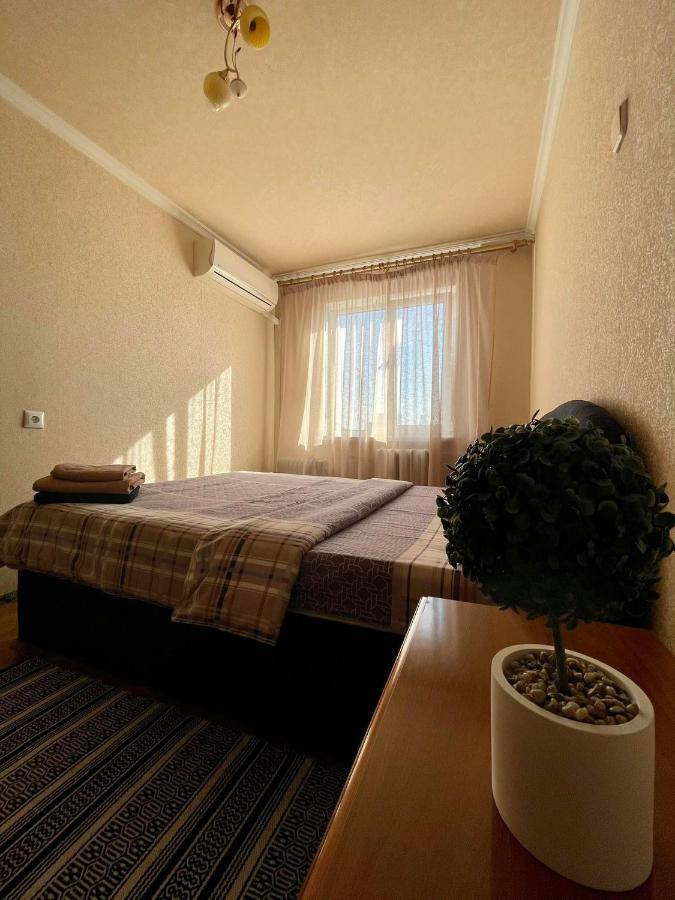 Апартаменты Comfortable One Beds With Nice View For Independent Sqr Киев Экстерьер фото